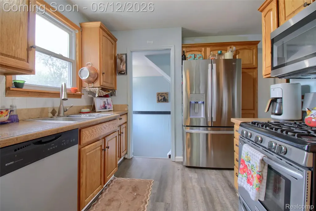 1813 Buckingham Avenue Lincoln Park City MI 48146