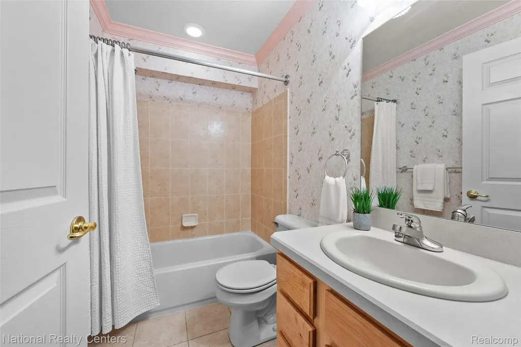 49455 N Glacier Avenue Northville Township MI 48168