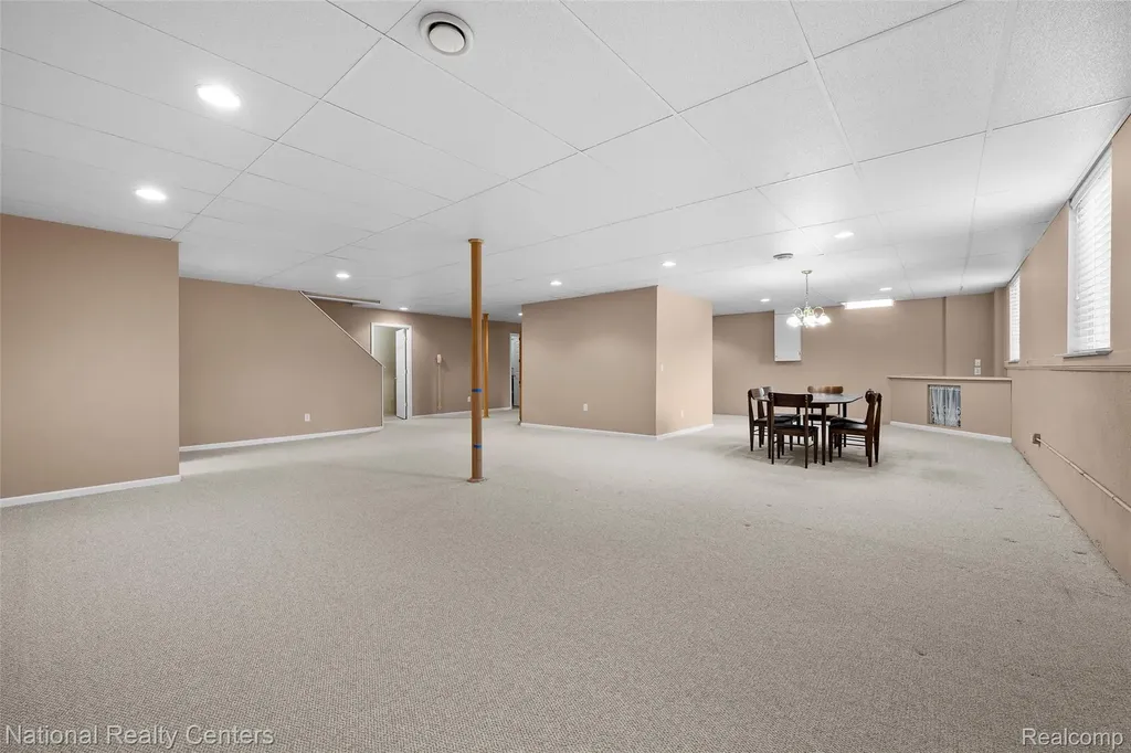 49455 N Glacier Avenue Northville Township MI 48168