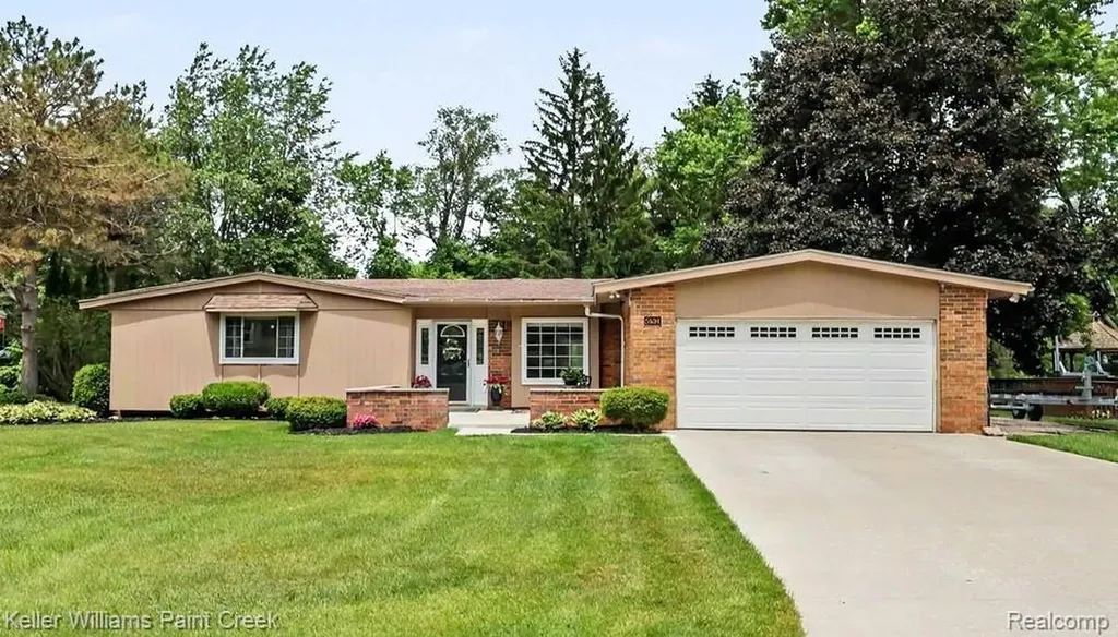 2404 Browning Drive Orion Charter Township MI 48360