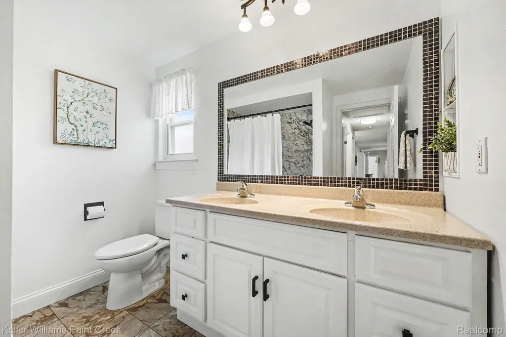 2404 Browning Drive Orion Charter Township MI 48360