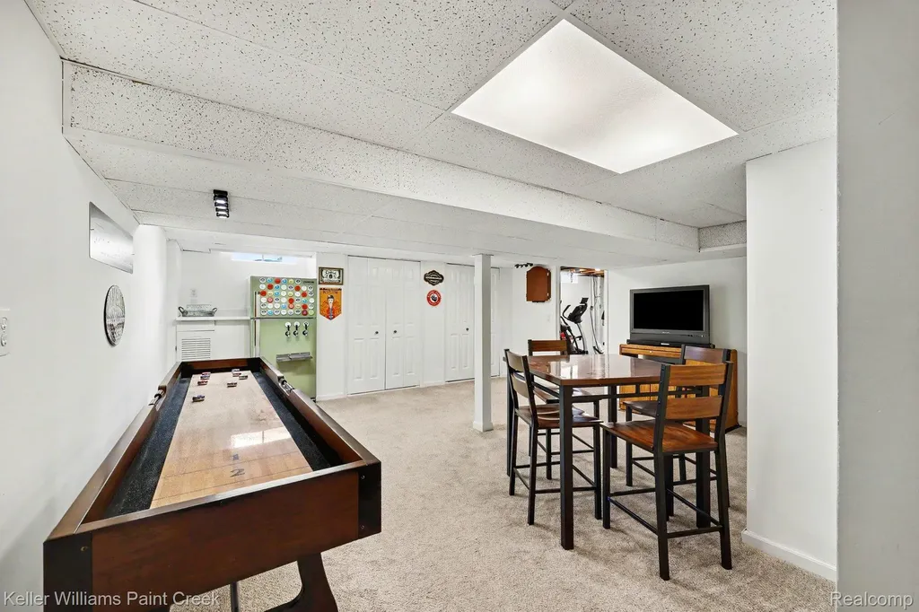 2404 Browning Drive Orion Charter Township MI 48360