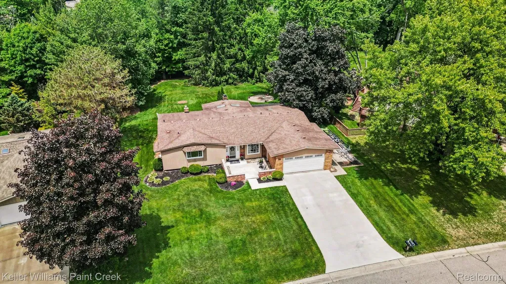 2404 Browning Drive Orion Charter Township MI 48360