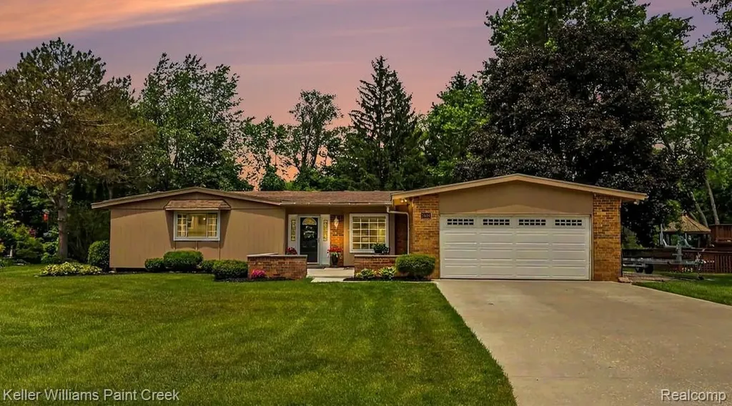 2404 Browning Drive Orion Charter Township MI 48360