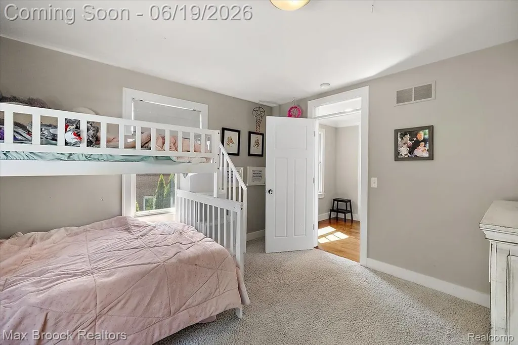 128 Mount Vernon Boulevard Royal Oak City MI 48073