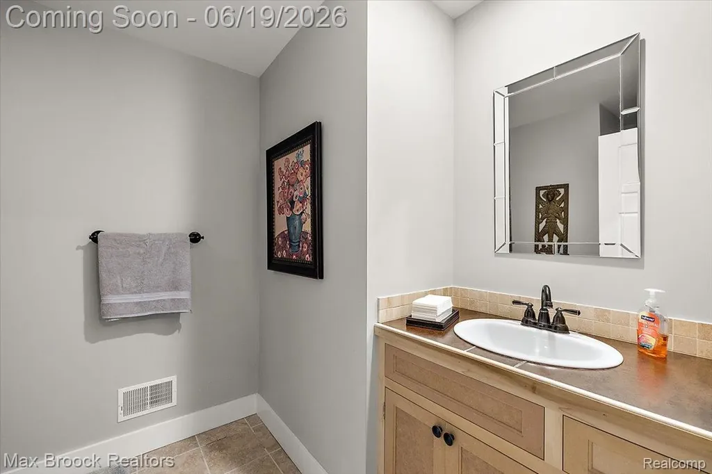 128 Mount Vernon Boulevard Royal Oak City MI 48073