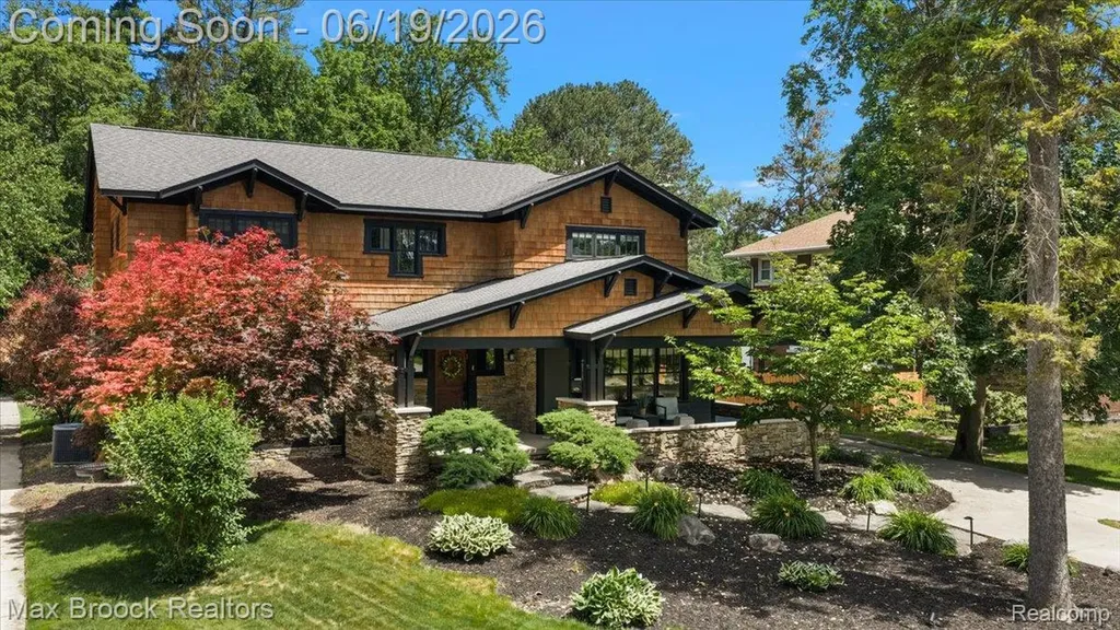 128 Mount Vernon Boulevard Royal Oak City MI 48073