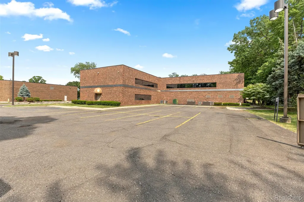 15360 S Commerce Drive Dearborn City MI 48120