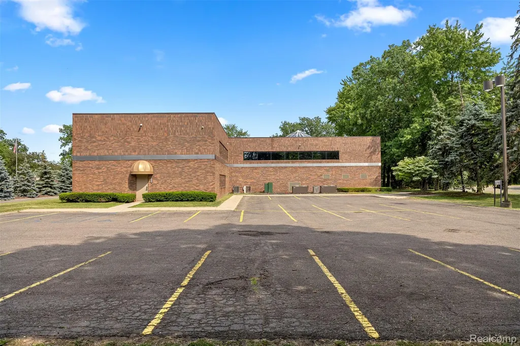 15360 S Commerce Drive Dearborn City MI 48120