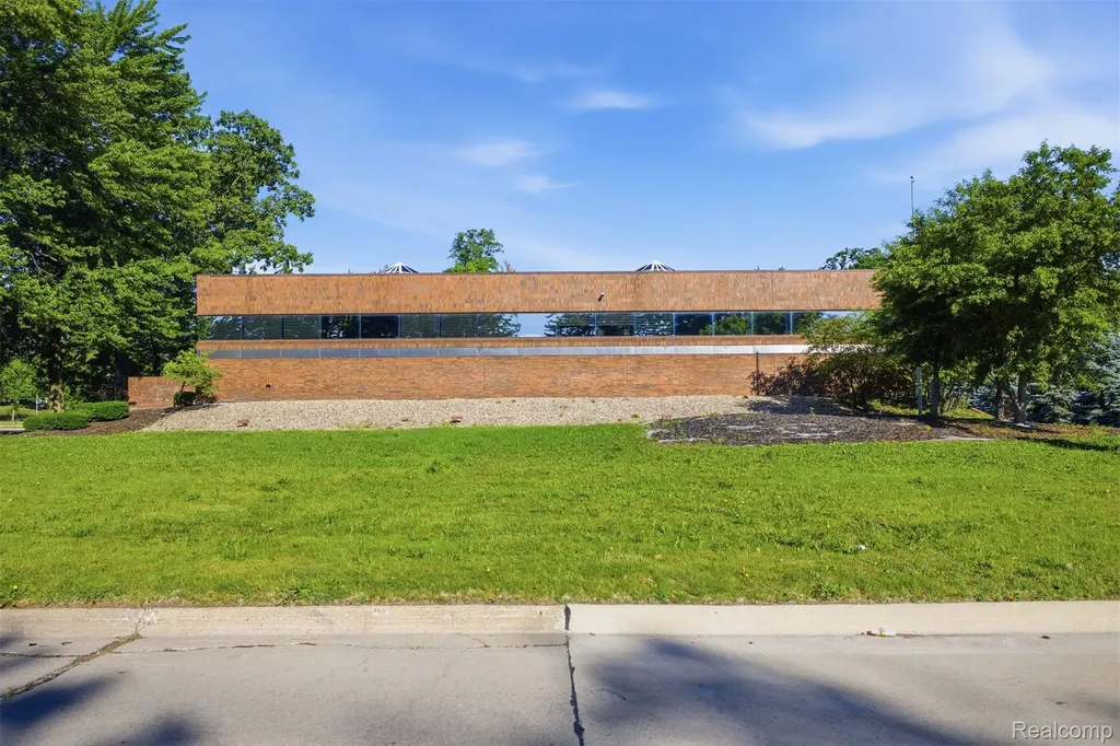 15360 S Commerce Drive Dearborn City MI 48120