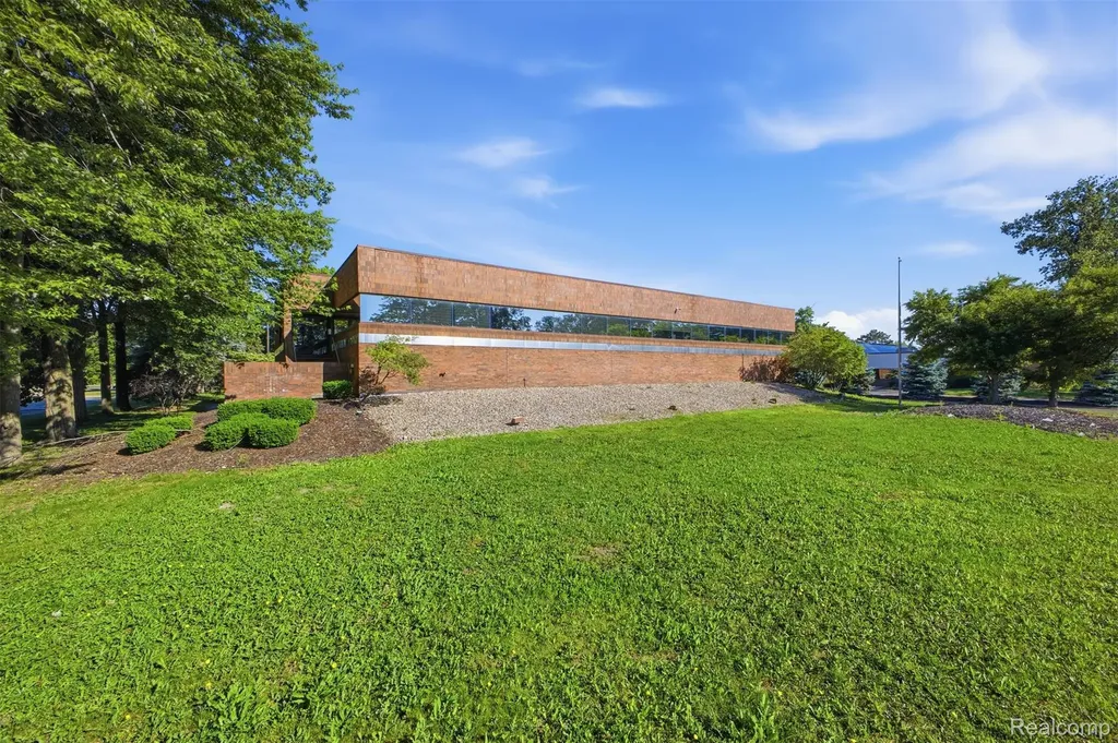 15360 S Commerce Drive Dearborn City MI 48120