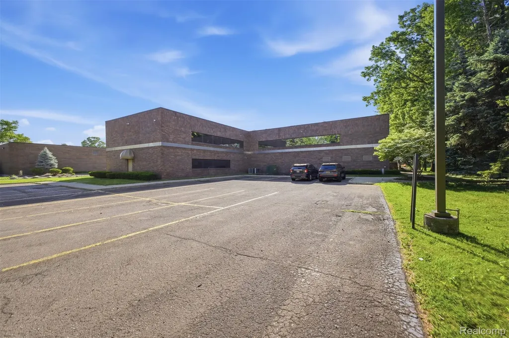 15360 S Commerce Drive Dearborn City MI 48120