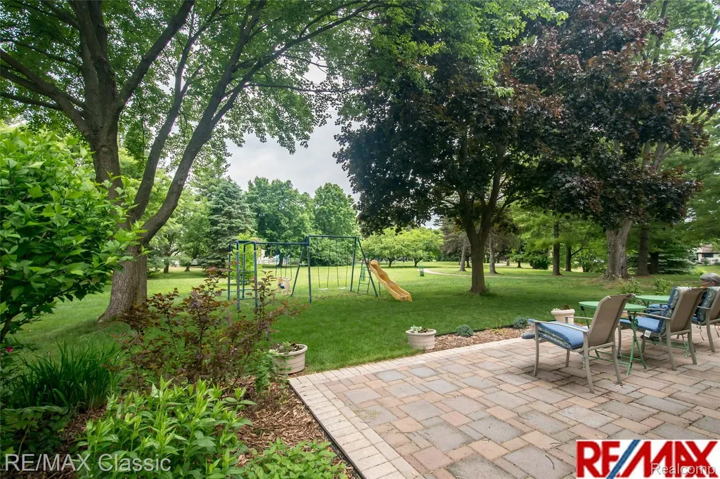 34682 Bunker Hill Drive Farmington Hills City MI 48331