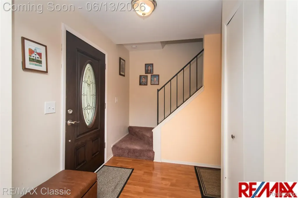 34682 Bunker Hill Drive Farmington Hills City MI 48331