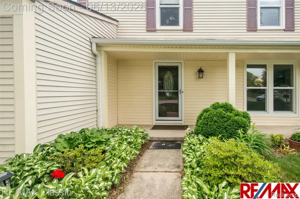34682 Bunker Hill Drive Farmington Hills City MI 48331