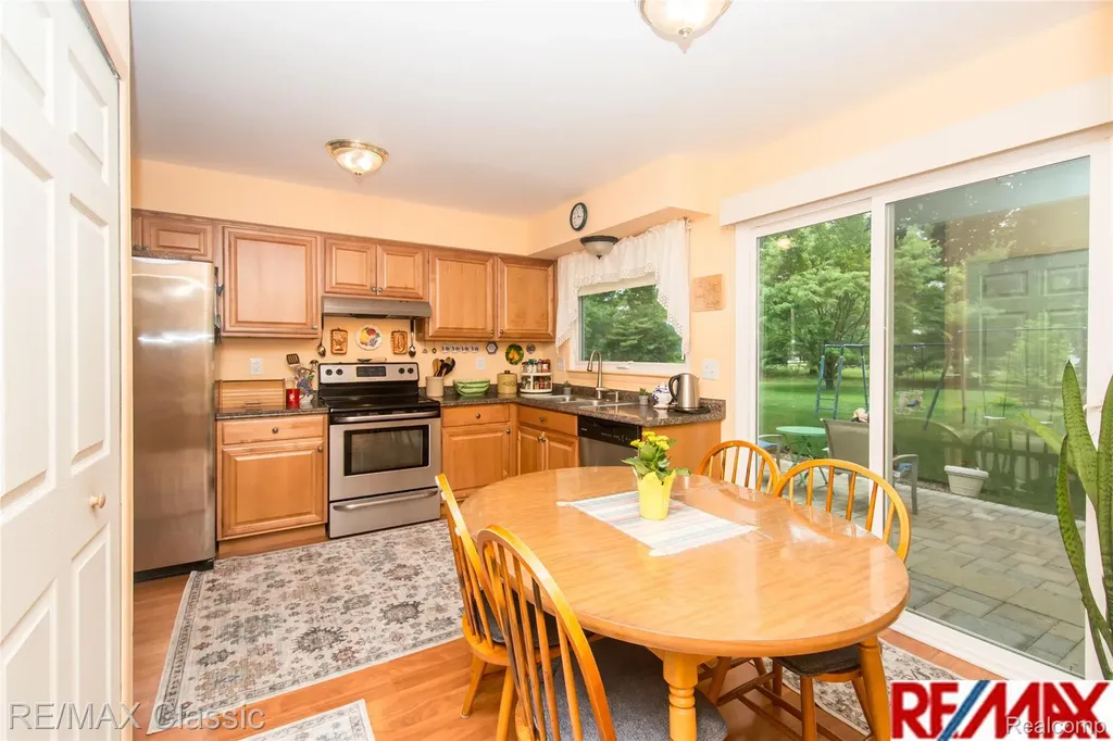 34682 Bunker Hill Drive Farmington Hills City MI 48331