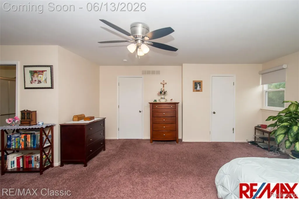 34682 Bunker Hill Drive Farmington Hills City MI 48331
