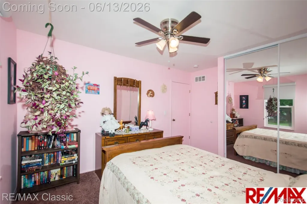 34682 Bunker Hill Drive Farmington Hills City MI 48331