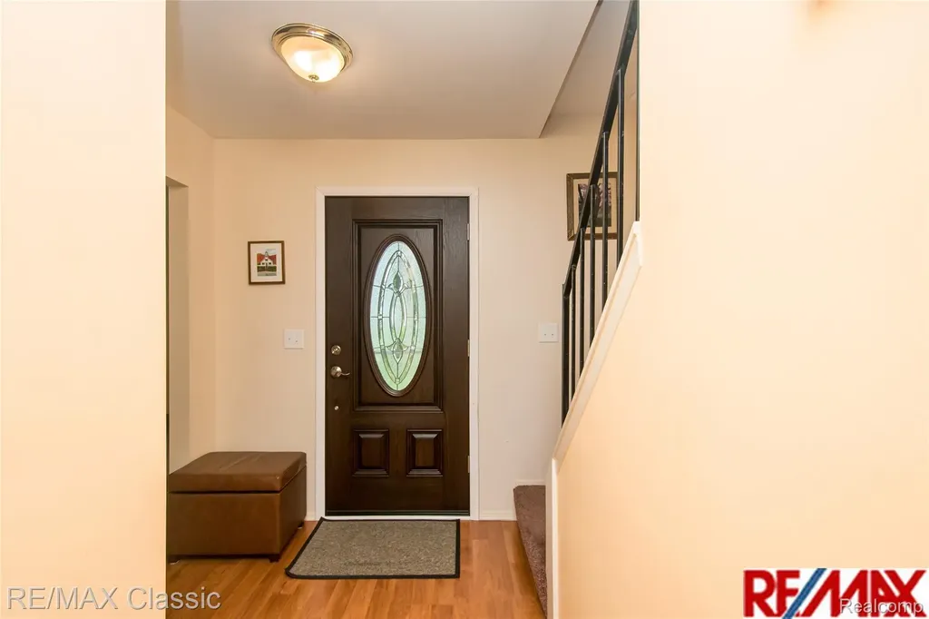 34682 Bunker Hill Drive Farmington Hills City MI 48331