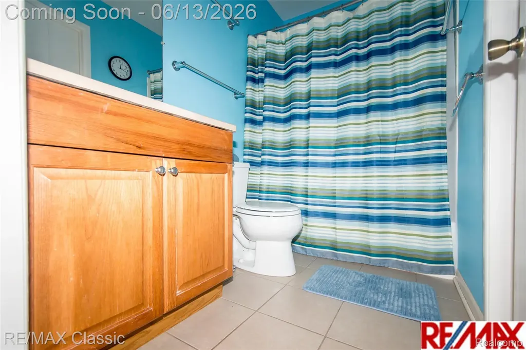 34682 Bunker Hill Drive Farmington Hills City MI 48331