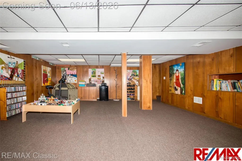 34682 Bunker Hill Drive Farmington Hills City MI 48331