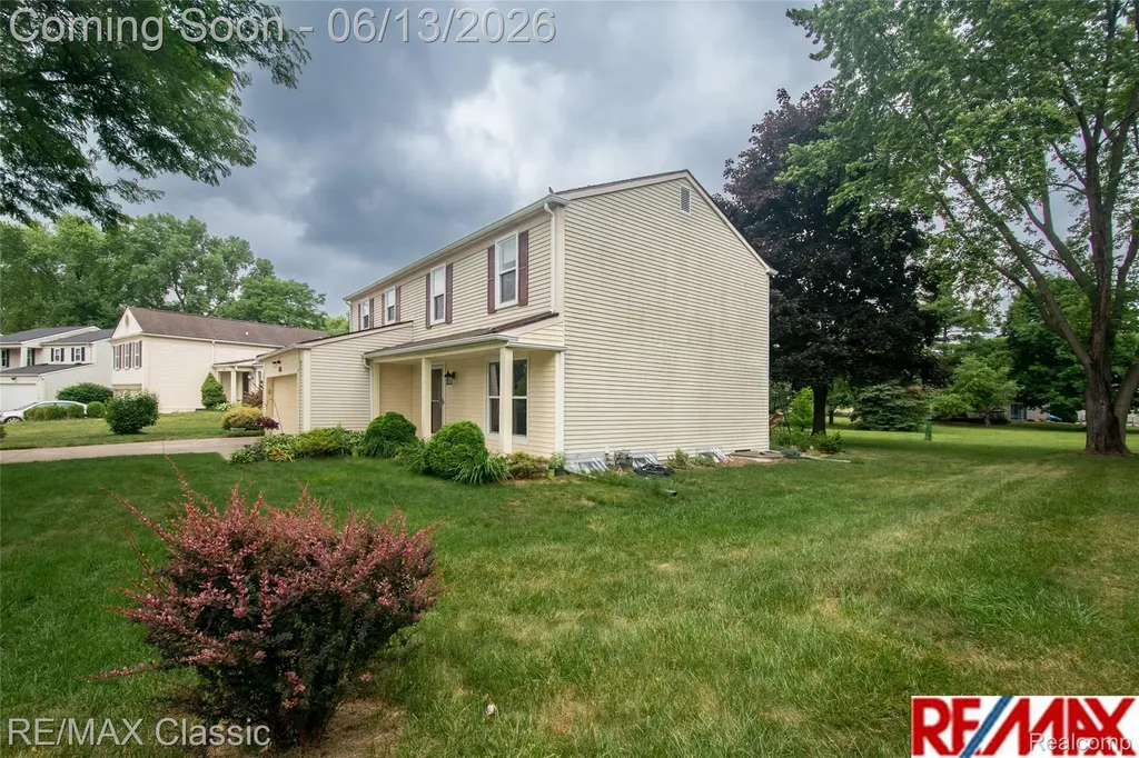 34682 Bunker Hill Drive Farmington Hills City MI 48331