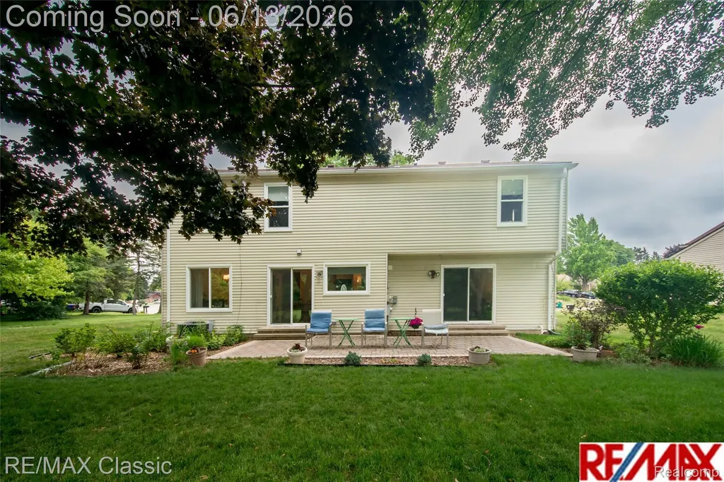 34682 Bunker Hill Drive Farmington Hills City MI 48331