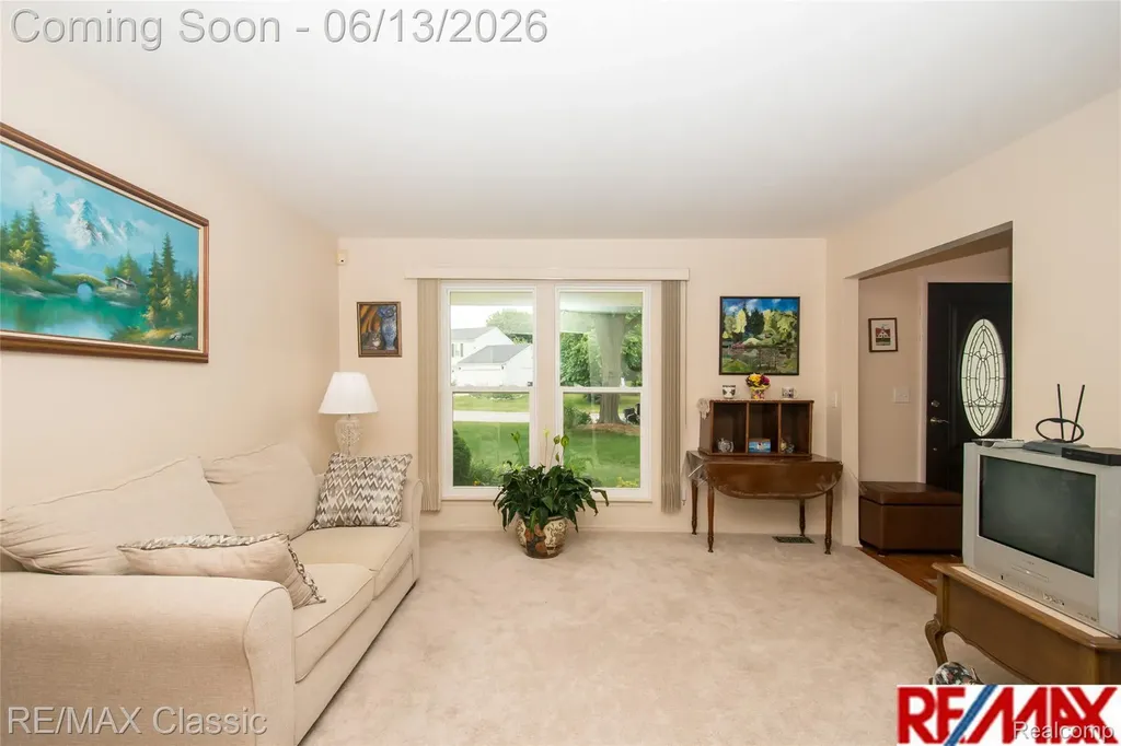 34682 Bunker Hill Drive Farmington Hills City MI 48331