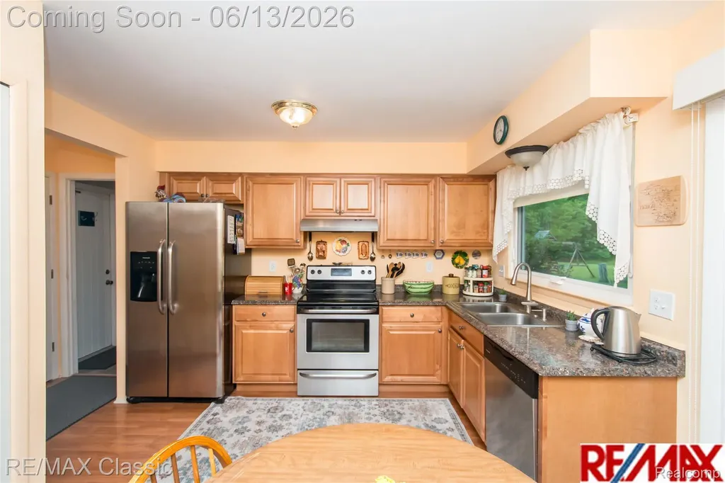34682 Bunker Hill Drive Farmington Hills City MI 48331