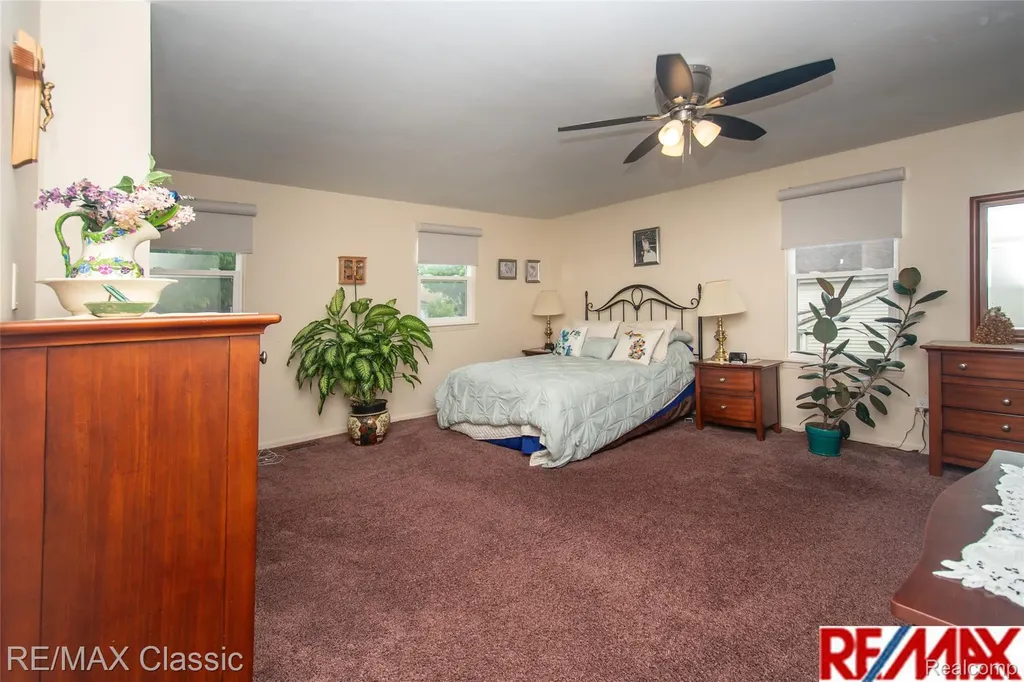 34682 Bunker Hill Drive Farmington Hills City MI 48331