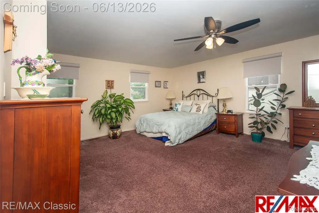 34682 Bunker Hill Drive Farmington Hills City MI 48331
