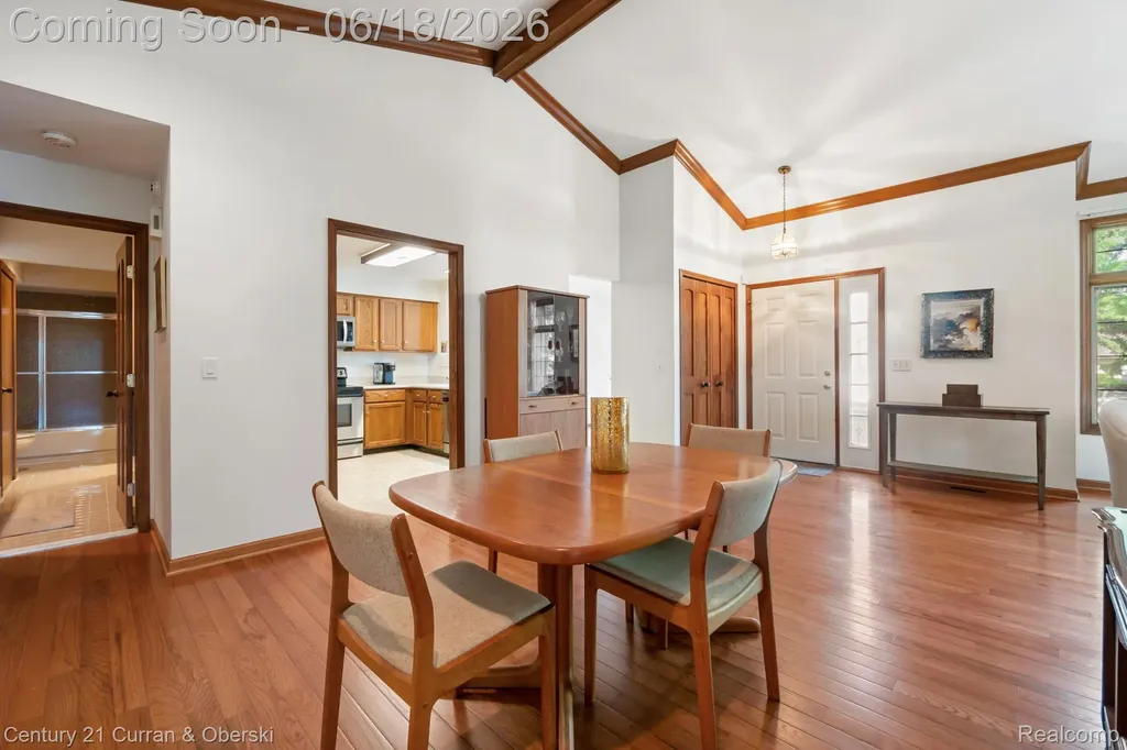 37600 N Laurel Park Drive Livonia City MI 48152