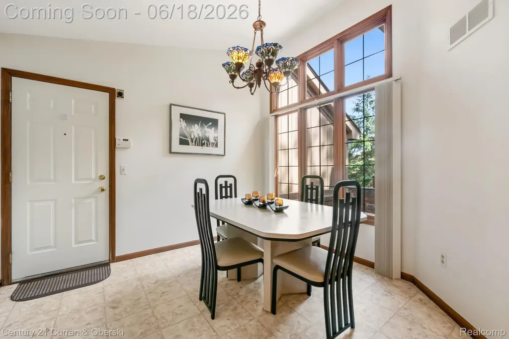 37600 N Laurel Park Drive Livonia City MI 48152