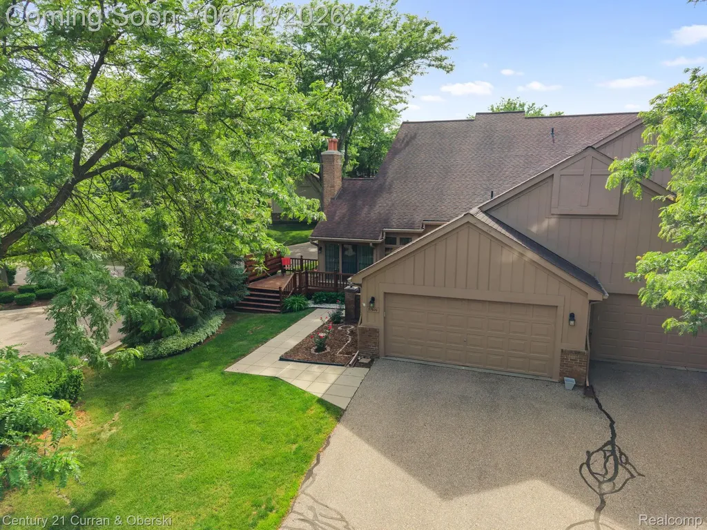 37600 N Laurel Park Drive Livonia City MI 48152