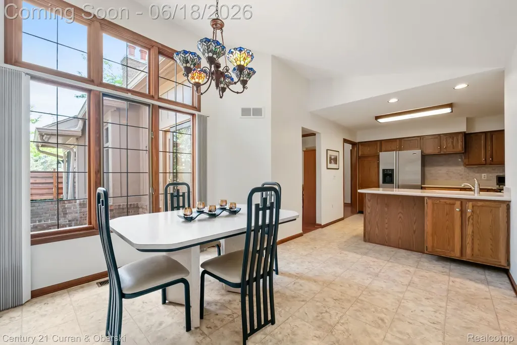 37600 N Laurel Park Drive Livonia City MI 48152