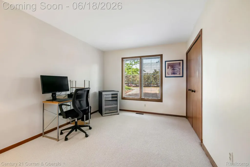 37600 N Laurel Park Drive Livonia City MI 48152