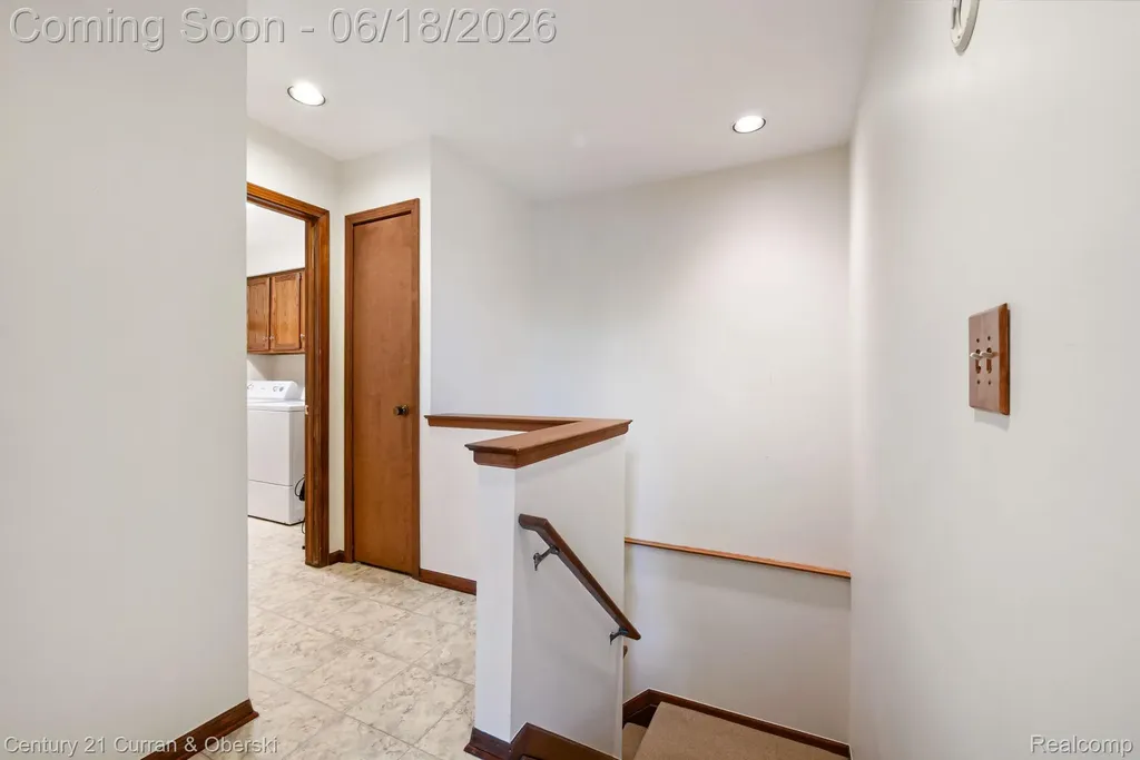 37600 N Laurel Park Drive Livonia City MI 48152
