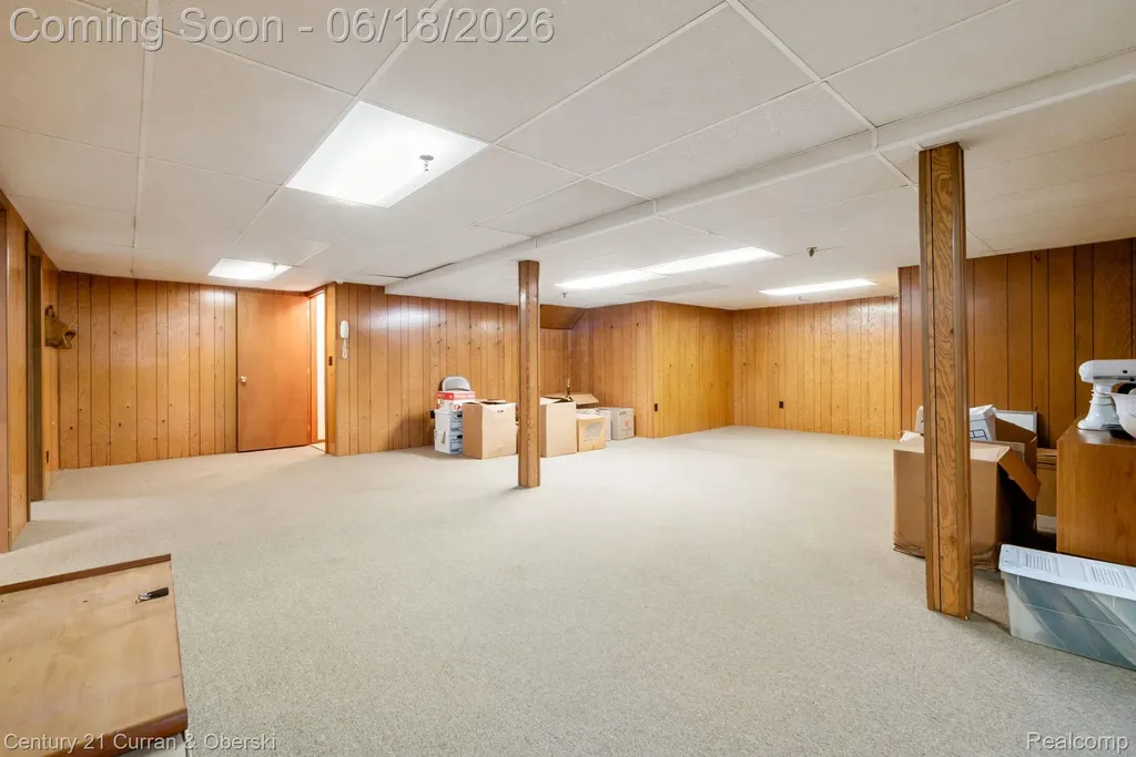 37600 N Laurel Park Drive Livonia City MI 48152
