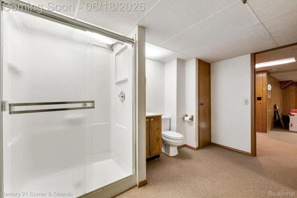 37600 N Laurel Park Drive Livonia City MI 48152