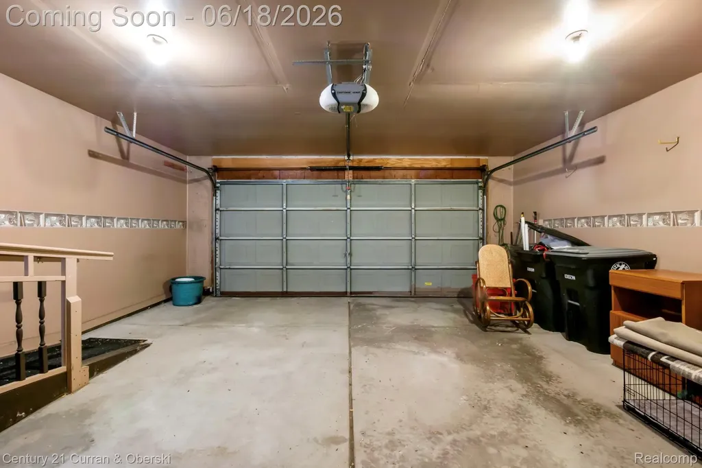 37600 N Laurel Park Drive Livonia City MI 48152