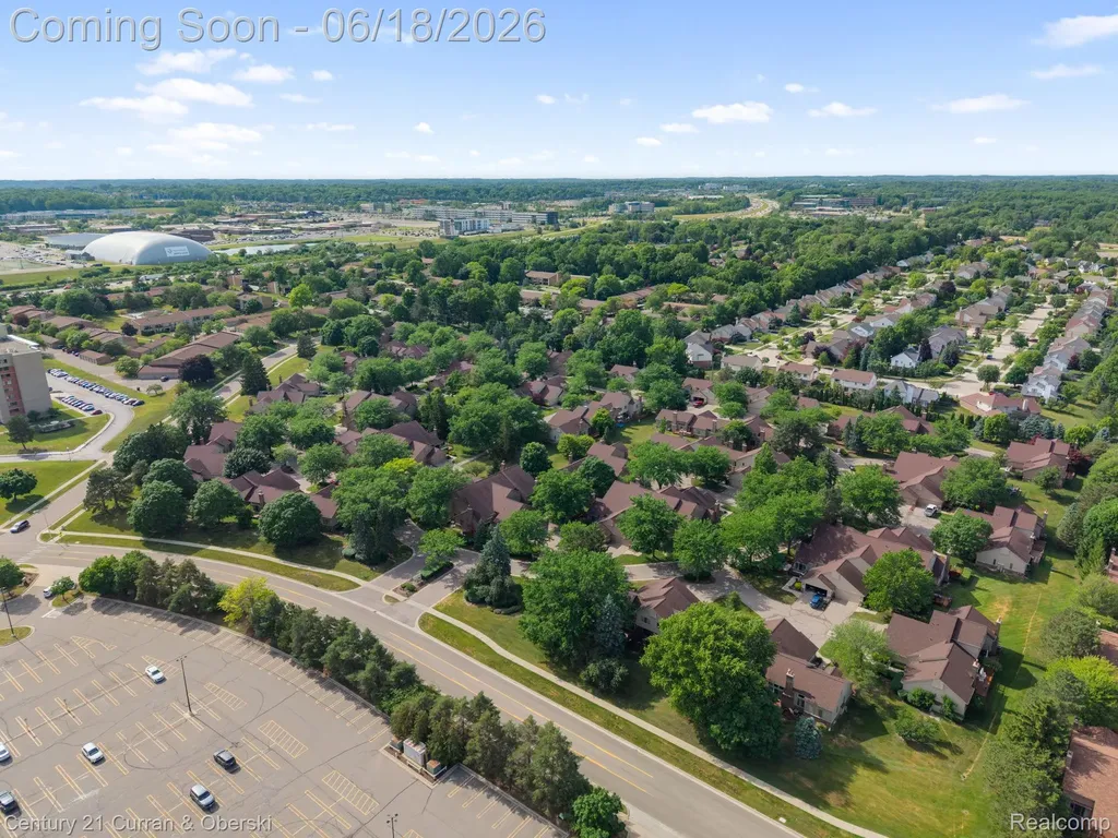 37600 N Laurel Park Drive Livonia City MI 48152