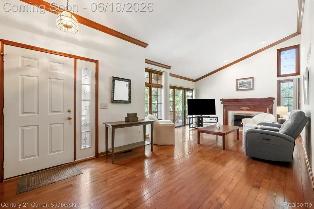 37600 N Laurel Park Drive Livonia City MI 48152