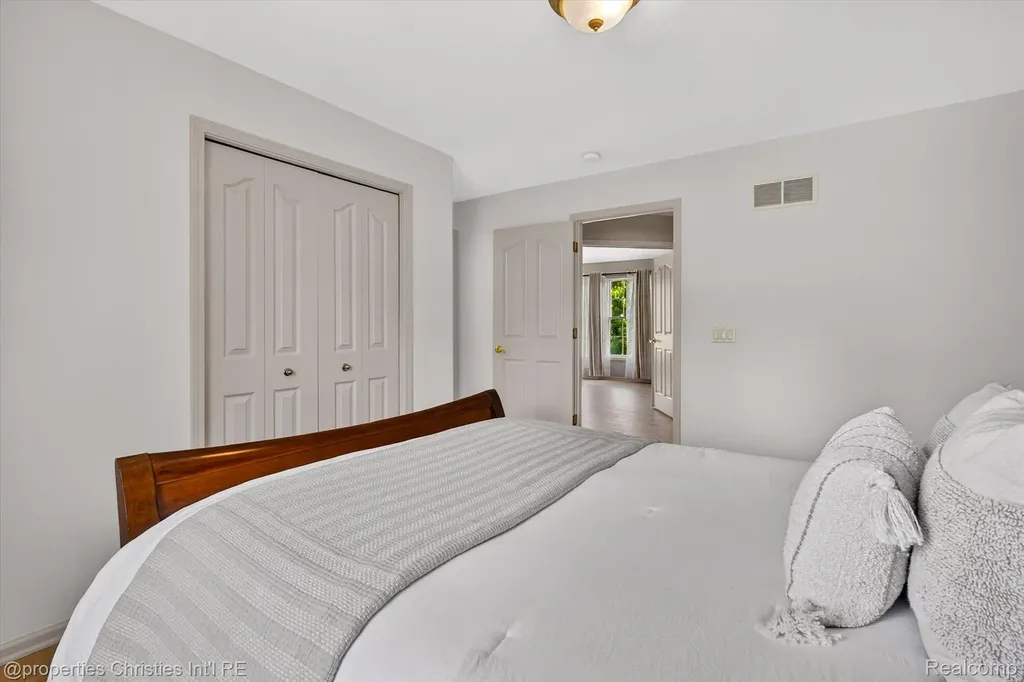 45094 Oak Forest Drive Northville Township MI 48168