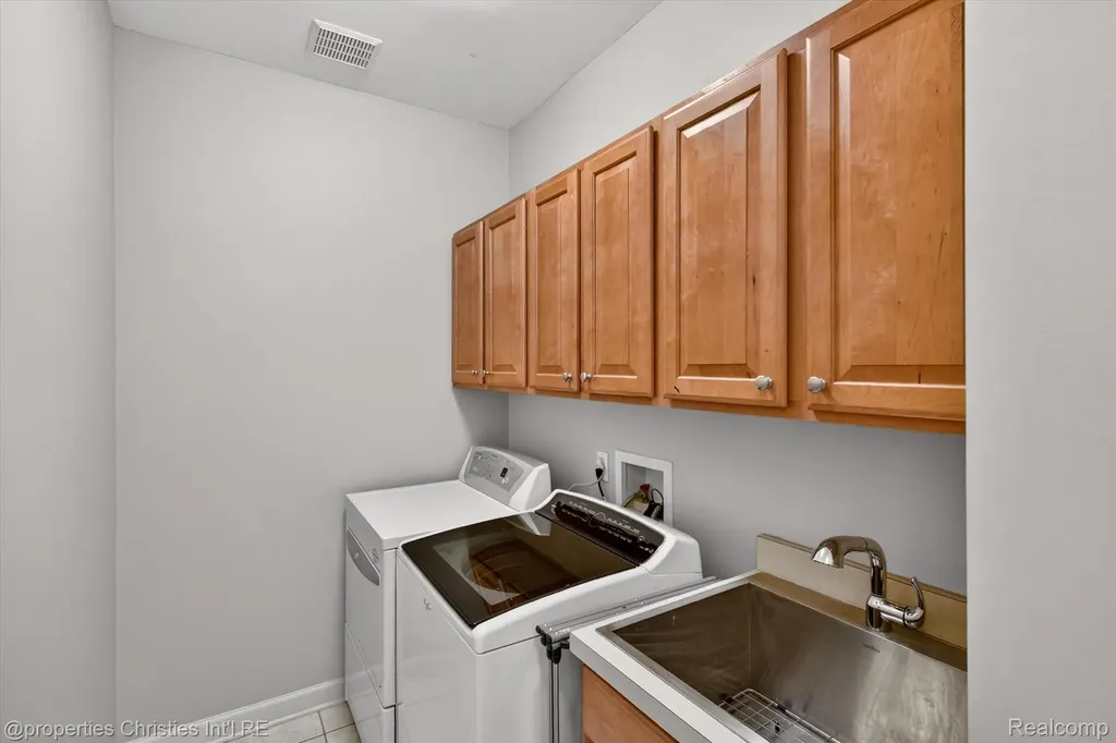 45094 Oak Forest Drive Northville Township MI 48168