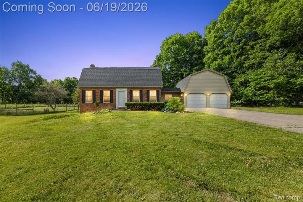 10324 Oakhill Road Springfield Charter Township MI 48442