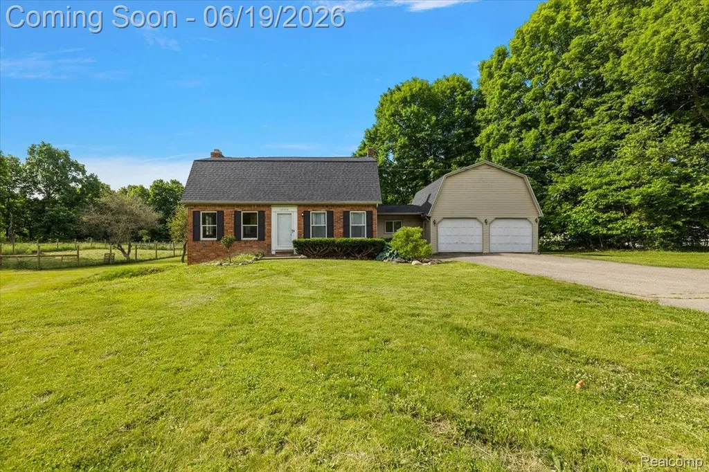 10324 Oakhill Road Springfield Charter Township MI 48442