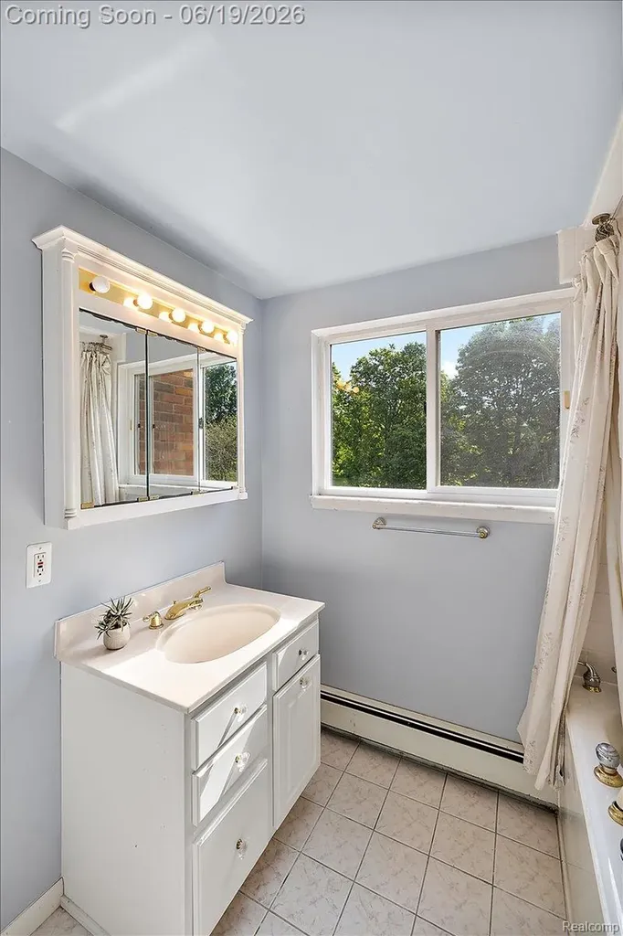 10324 Oakhill Road Springfield Charter Township MI 48442