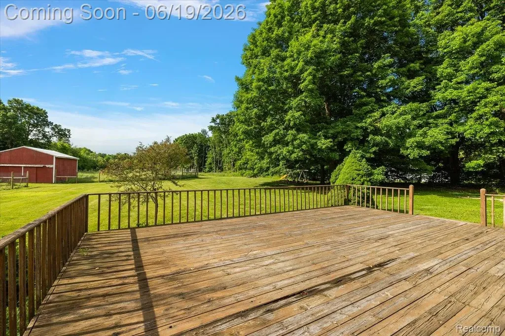 10324 Oakhill Road Springfield Charter Township MI 48442