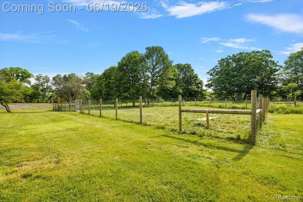 10324 Oakhill Road Springfield Charter Township MI 48442