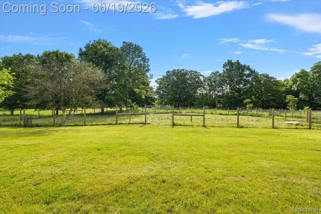 10324 Oakhill Road Springfield Charter Township MI 48442